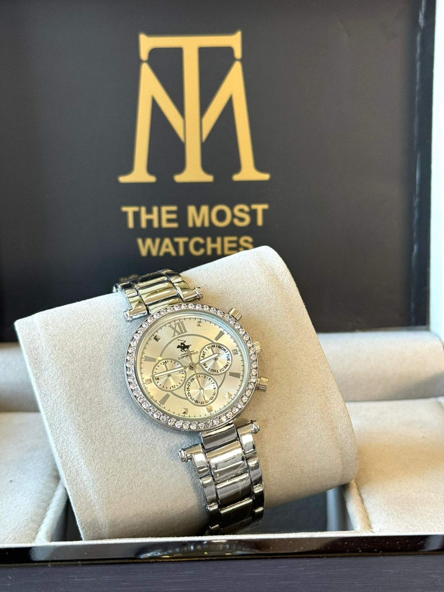 G SPORT POLO GÜMÜŞ RENK ZİRKON TAŞLI KADIN KOL SAATİ